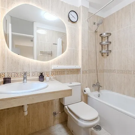 Arcoiris 2 Bedroom Duplex With Patio Кальяо-Сальвахе