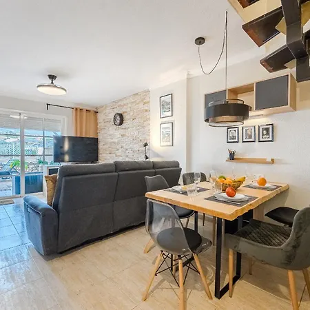 Arcoiris 2 Bedroom Duplex With Patio カジャオ・サルバヘ