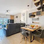 Arcoiris 2 Bedroom Duplex With Patio Callao Salvaje